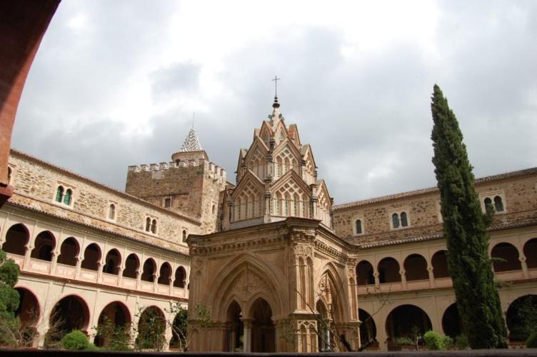 Hospederia Del Real Monasterio Hotel Guadalupe Kültér fotó