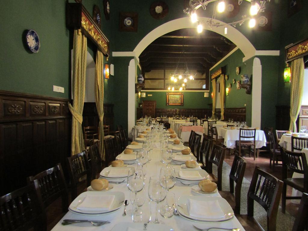 Hospederia Del Real Monasterio Hotel Guadalupe Kültér fotó